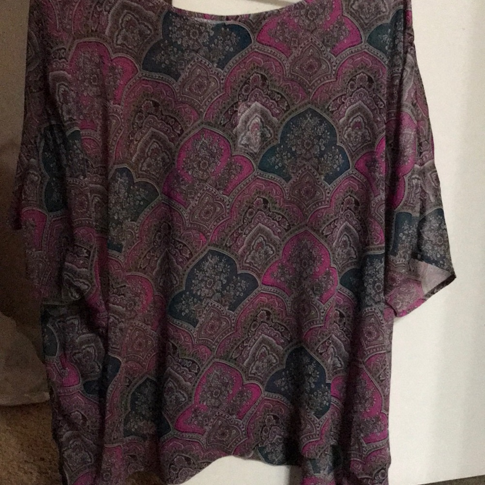 The limited light lose top